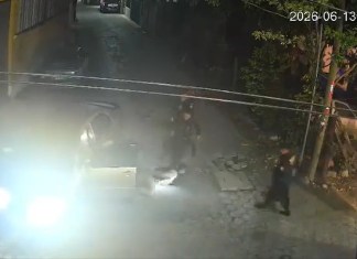 Policía en Morales, Izabal. Foto La Hora: X del @elmetrogt.