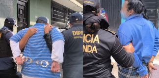 Presuntos miembros del barrio 18 capturados tras allanamientos contra extorsiones en zona 21. Foto La Hora: PNC