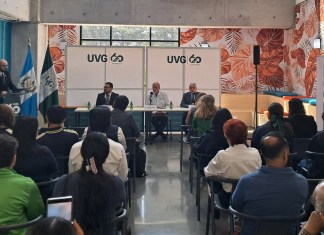Representantes de Universidad del Valle de Guatemala y organizadores de la World Robot Olympiad Guatemala 2026, en conferencia de prensa. Foto: Cortesía Universidad del Valle de Guatemala.