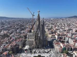 La Sagrada Familia, el templo que el Papa León XIV visitará mientras sigue construyéndose 144 años después