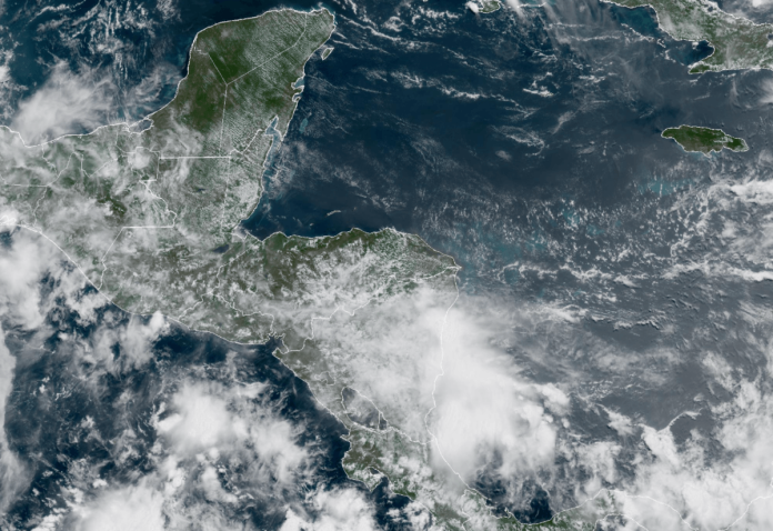 Se esperan fuertes lluvias en Nicaragua, El Salvador y Guatemala, según pronóstico