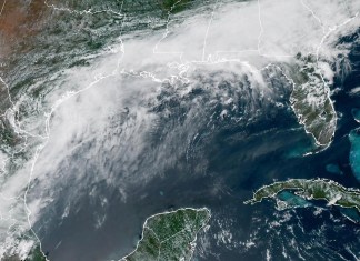 Foto satelital de la tormenta tropical Arthur