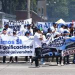 Trabajadores afines a Walter Mazariegos muestran su respaldo a días de inicio del segundo periodo. Foto La Hora: José Orozco