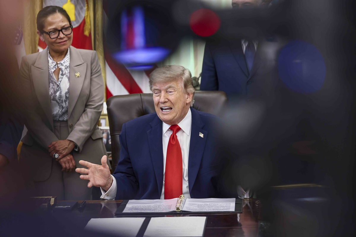 Trump firmará acuerdo con Irán para poner fin a la guerra, afirmó en sus redes sociales