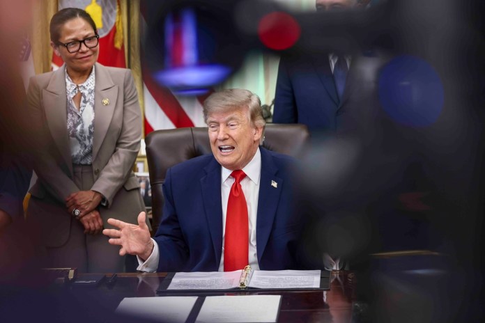 Trump anuncia que este domingo se firmará el acuerdo con Irán para poner fin a la guerra Trump anuncia que este domingo se firmará el acuerdo con Irán para poner fin a la guerra