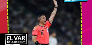 El cuerpo arbitral a cargo de dirigir el encuentro mil de un Mundial lució un uniforme conmemorativo con parches y detalles exclusivos. Foto La Hora: EFE