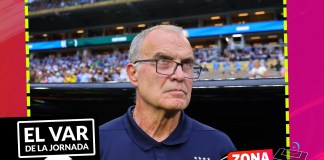 El VAR de la jornada: El entrenador que se niega a ver al futbolista como un producto En plena era del fútbol moderno, Marcelo Bielsa resiste a contracorriente. Su filosofía demuestra que el espectáculo no se compra con marketing. Foto La Hora: EFE
