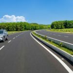 Automóvil circulando por la carretera Xochi. Foto La Hora Xochi