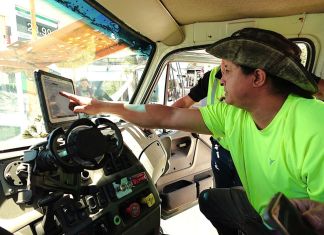Vehículos con el sistema limitador de velocidad instalado. Foto La Hora: DGT