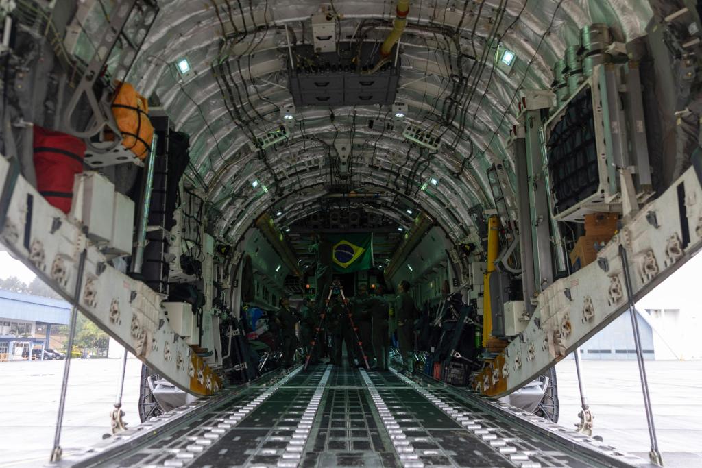 Equipo de búsqueda, rescate urbano y suministros de emergencia han sido enviados a Venezuela por el gobierno de Brasil. Foto La Hora: EFE