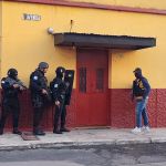 Las fuerzas combinadas mantienen varios operativos contra las extorsiones en el barrio El Gallito zona 3 desde la mañana de este martes.