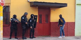 Las fuerzas combinadas mantienen varios operativos contra las extorsiones en el barrio El Gallito zona 3 desde la mañana de este martes.