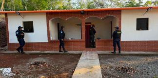PNC busca debilitar estructuras criminales con 57 allanamientos en diez departamentos Las fuerzas de seguridad informaron de 57 allanamientos en inmuebles de diez departamentos del país, los cuales servirán para fortalecer investigaciones. Foto La Hora: PNC
