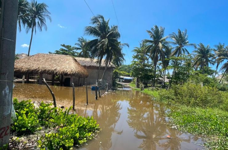 Tormenta Cristina y baja presión mantendrán clima inestable en Guatemala La Conred informó que en la aldea La Barrona, Moyuta, Jutiapa, realizó evaluación de daños por la marea alta que inundó algunas comunidades debido al mal clima.