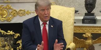 El presidente Donald Trump vuelve a amenazar a Irán, luego de los bombardeos por el ataque contra un petrolero en Ormuz. Foto: EFE.