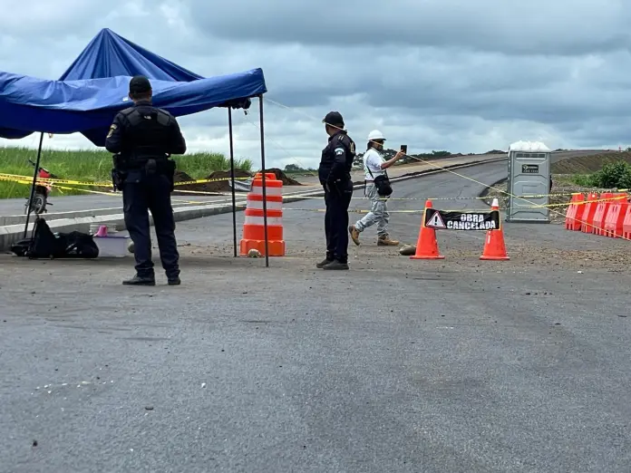 bloqueo La carretera privada Xochi se encuentra bloqueada desde el fin de semana por solicitud de la municipalidad de Mazatenango, Foto La Hora: Víctor García