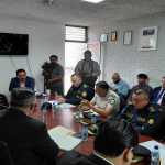 El director de la PNC, David Boteo y su equipo informan que el expediente para otorgar un bono de alimentación aún está en el Ministerio de Finanzas. Foto: La Hora