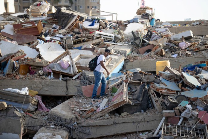 Habitantes en el estado más afectado por los terremotos en Venezuela duermen a la intemperie
