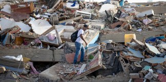 Habitantes en el estado más afectado por los terremotos en Venezuela duermen a la intemperie
