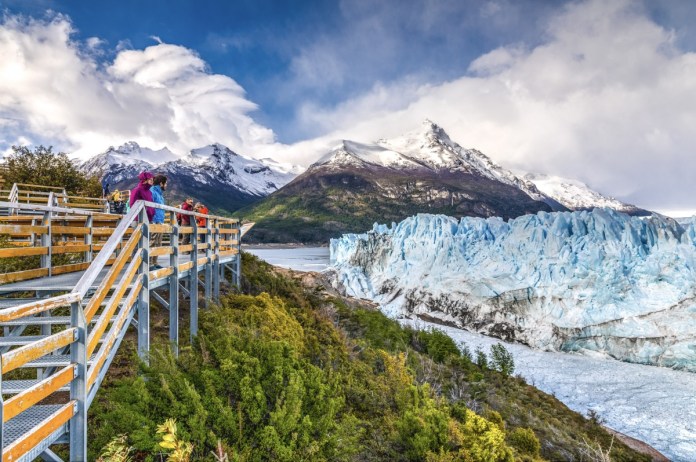 Uno de los miradores desde donde se puede apreciar el glaciar Perito MOreno. 