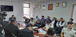 El director de la PNC, David Boteo, comenta por el control de las cámaras de vigilancia desinstaladas en zona 18 de la capital. Foto: La Hora