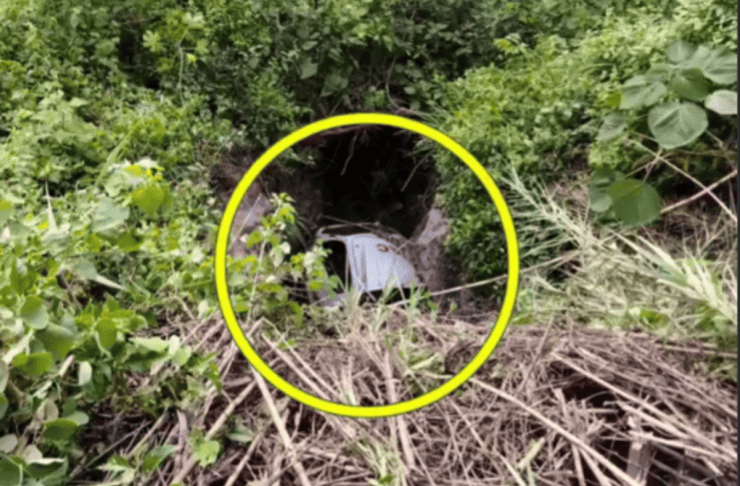Un camión cayó este domingo a un barranco en el kilómetro 11.8 de la ruta CA-9 Sur, en la bajada de Villalobos. FOTO: Amílcar Montejo