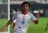 jugador haitiano celebra un gol