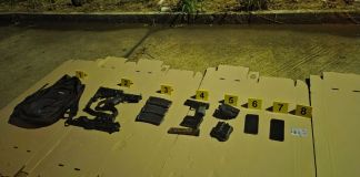 Capturan a 14 personas, incautan droga, armas y más de Q36 mil, tras allanamientos en Retalhuleu El operativo realizado por la PNC y el MP dejó como saldo la detención de 14 personas, incautación de armas, dinero en efectivo y vehículos.