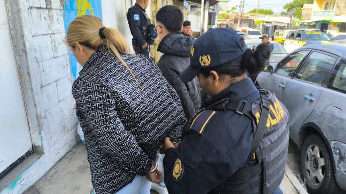 Capturan a tres presuntos distribuidores de droga en Villa Nueva. Foto: PNC.