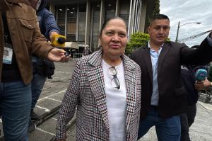 Consuelo Porras reaparece en público para reactivar su jubilación en el Ministerio de Finanzas