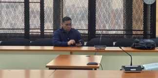 Defensa de Julio Antonio Chocoj, contador de Datasys S.A., solicitó al Juzgado Contra Lavado de Dinero el cierre del caso por la vía penal. Foto La Hora: Sergio Osegueda
