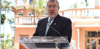 El presidente Bernardo Arévalo expresó que las recientes resoluciones de la CC contra la reelección de Walter Mazariesgos causa dudas de su legitimidad.