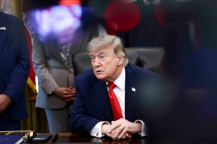 EE.UU. e Irán firman por adelantado un acuerdo que ya está en vigor, según Axios Imagen de archivo de Donald Trump. Foto La Hora: EFE