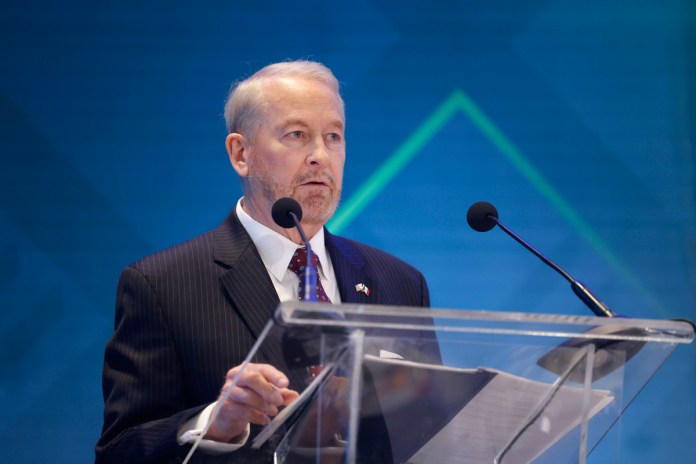 Fotografía de archivo del embajador de Estados Unidos en México, Ronald Johnson, hablando en Ciudad de México (México). Foto La Hora: EFE