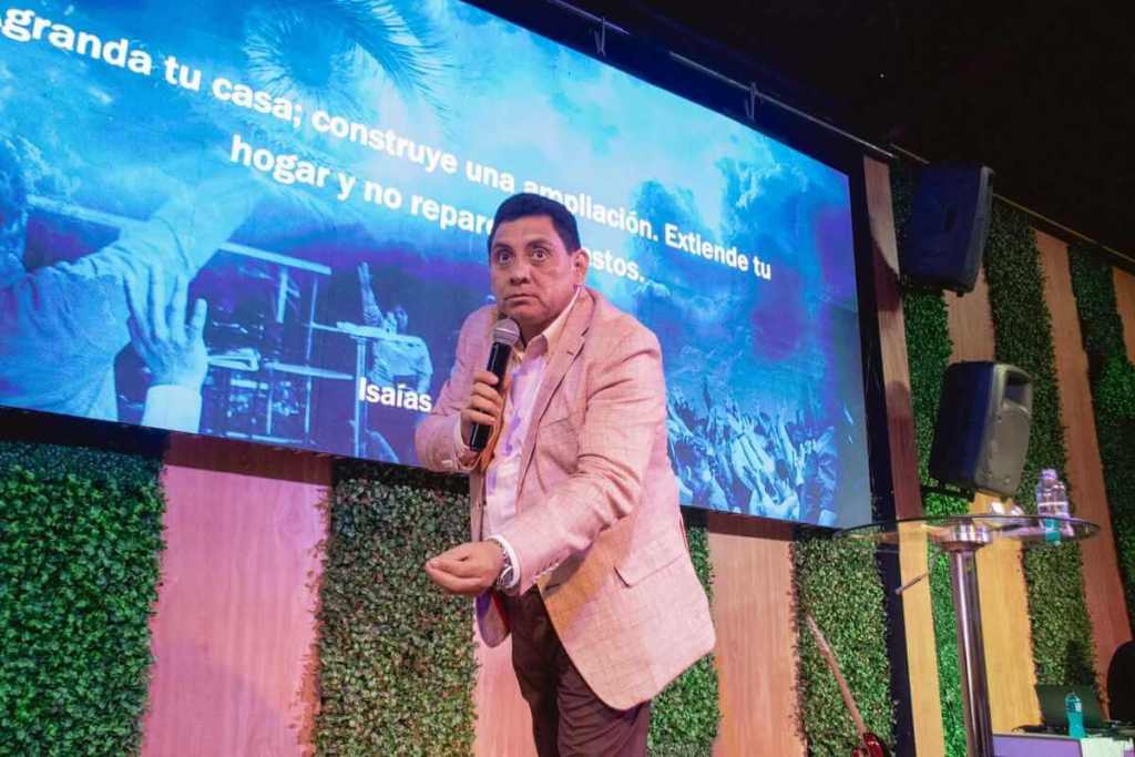 Deliso Alberto Ramírez Cifuentes, pastor señalado de la muerte de Paola Azucena Pérez Meza. Foto La Hora: FB/Miniserios Rey de Gloria