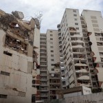 edificio con daños en Venezuela