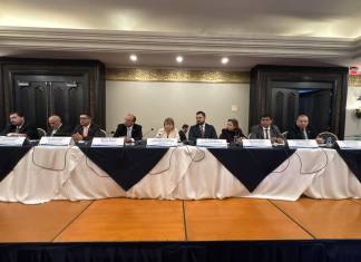 Partidos políticos cuestionar al Tribunal Supremo Electoral (TSE) por campaña anticipada y pago de pauta por parte de precandidatos.