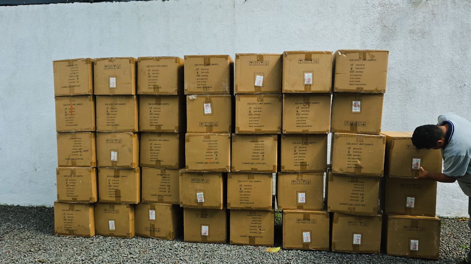 La comunidad venezolana en Guatemala lleva tres días recaudando ayuda humanitaria para sus compatriotas.