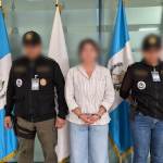 Luego de renunciar al cargo, Gladis Castro, ex viceconsul de Guatemala en Los Ángeles, California quedó en libertad luego que un juez anulara la orden de captura en su contra. Foto La Hora: PNC