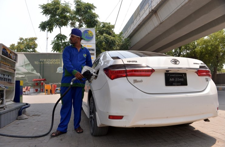 Precio de combustibles: Diésel es el que más ha bajado en las últimas semanas A nivel mundial, el precio de los combustibles tiende a bajar. Foto La Hora: EFE