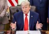 Trump en su despacho
