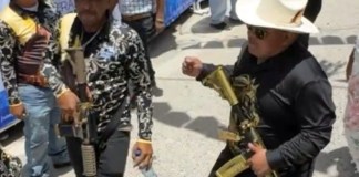 Estas es una de las imágenes que circula de hombres armados este domingo en Soloma.