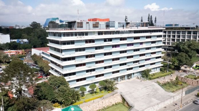 Este lunes 29 de junio, las oficinas administrativas y consultas externas del seguro social permanecerán cerradas por el traslado del asueto del Día del Ejército. Foto La Hora: IGSS