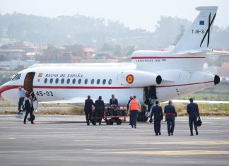 León XIV regresará a Roma junto a sus colaboradores más cercanos en el Falcón que le ha ofrecido el rey de España, tras una avería que ha sufrido el avión de Iberia.