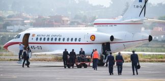Papa León XIV regresará a Roma en el Falcon que le ofreció el rey de España tras problema técnico en avión León XIV regresará a Roma junto a sus colaboradores más cercanos en el Falcón que le ha ofrecido el rey de España, tras una avería que ha sufrido el avión de Iberia.