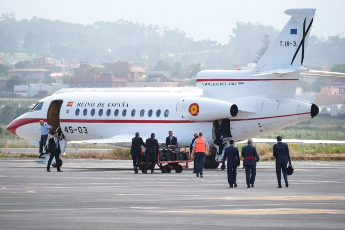 Falcon reino de España papa leon XIV León XIV regresará a Roma junto a sus colaboradores más cercanos en el Falcón que le ha ofrecido el rey de España, tras una avería que ha sufrido el avión de Iberia.