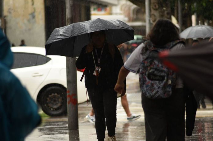 El Insivumeh prevé lluvias acompañada de tormenta eléctrica para la tarde de este martes.