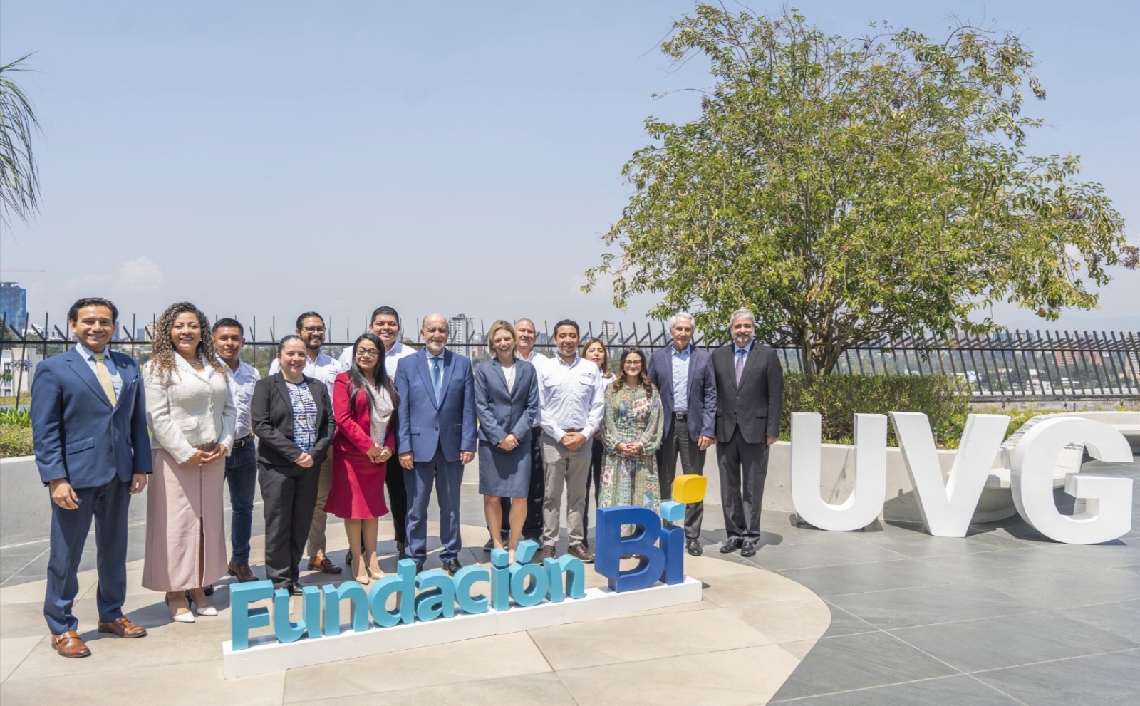 La certificación académica abre nuevas oportunidades para ampliar el alcance de los programas de educación financiera en Guatemala. Foto: Cortesía Fundación Bi.