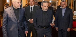 Catar anuncia el inicio de la negociación entre Irán y Estados Unidos en presencia de mediadores El presidente del Parlamento de Irán, Mohamad Baqer Qalibaf (izq.), y el ministro de Asuntos Exteriores de Irán, Abás Araqchí (centro), asisten a una reunión en el complejo de Bürgenstock, en Obbürgen, cerca de Lucerna (Suiza), este domingo 21 de junio de 2026. Foto La Hora: EFE