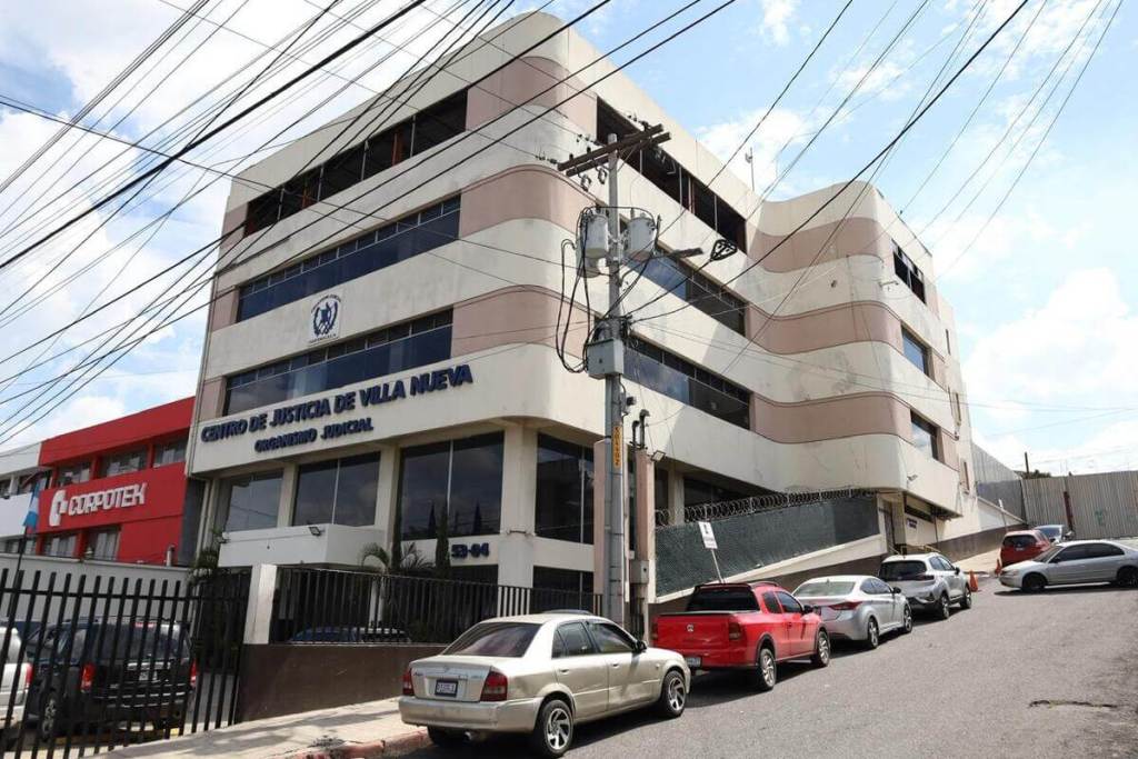 El Juzgado de Villa Nueva fue asignado para concoer el caso contra el pastor Deliso Alberto Ramírez. Foto La Hora: Daniel Ramírez